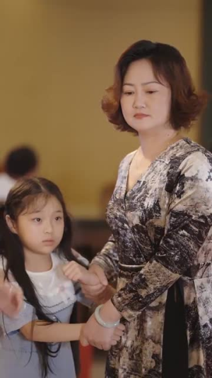 长姐如母之我给妹妹当副总(60集) 长姐如母之我给妹妹当副总(60集)火爆短剧抢先看
