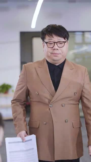 不当舔狗后,老公急哭了(69集) 不当舔狗后,老公急哭了(69集)剧好看短剧推荐