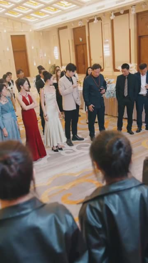 离婚当晚前妻脸被打肿了(60集) 离婚当晚前妻脸被打肿了(60集)迅雷网盘观看