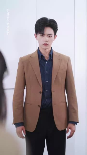 当众离婚弃妇竟是总裁白月光（70集）免费全集短剧