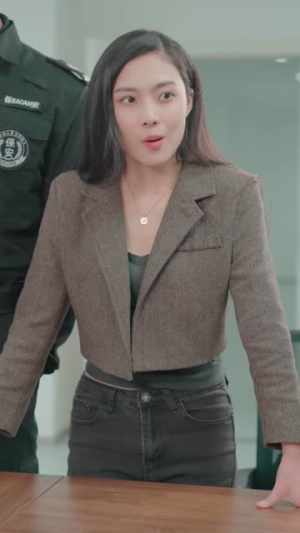 女总裁的超级保安(92集) 女总裁的超级保安(92集)每天分享短剧