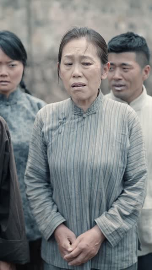 饥荒年我带全家吃肉(50集) 饥荒年我带全家吃肉(50集)短剧解说全集