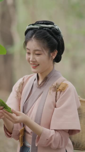 灾荒年小农女有满仓鱼肉 (95集) 灾荒年小农女有满仓鱼肉 (95集) 高分佳作免费看