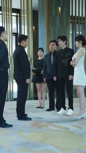 开局抽奖被姐姐们宠上天  (80集)超甜短剧分享