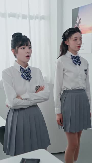 当山河四省高三生成为京市真千金 (66集) 当山河四省高三生成为京市真千金 (66集)无需会员轻松看