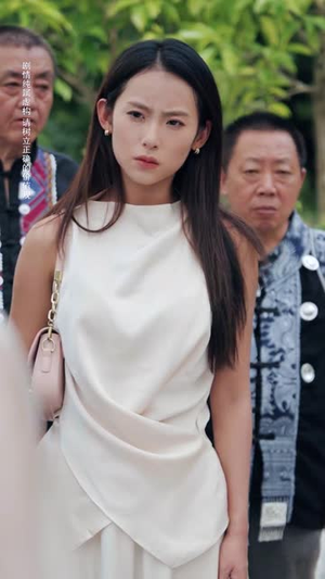 顾总你的玉佩掉了(61集) 顾总你的玉佩掉了(61集)短剧精彩片段