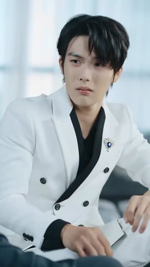 萱草生堂阶 (70集) 萱草生堂阶 (70集) 免费全集短剧